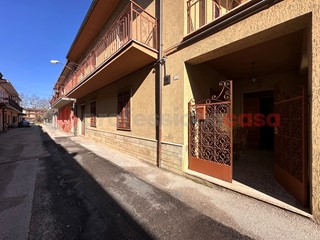 Trilocale in Vendita a Avezzano, 35'000€, 95 m², arredato
