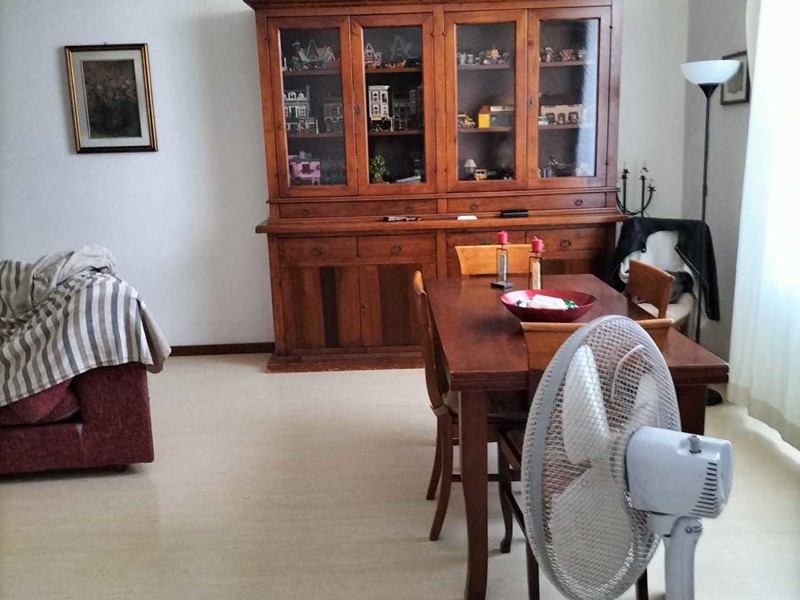 Appartamento in Vendita a Carrara, zona Avenza, 195'000€, 130 m²