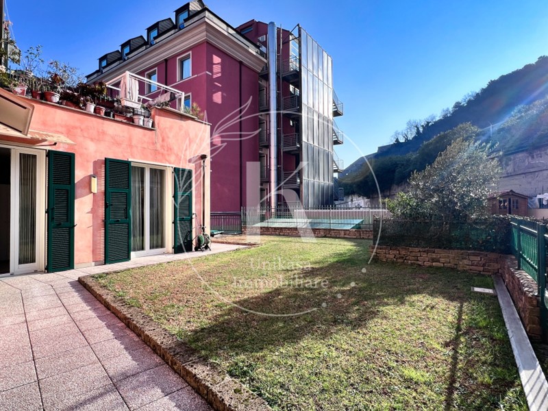 Appartamento in Vendita a Vado Ligure, 398'000€, 120 m², con Box
