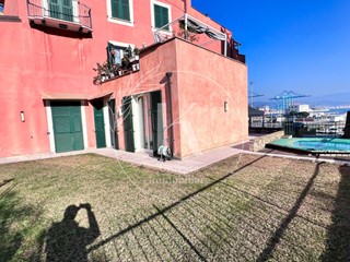 Appartamento in Vendita a Vado Ligure, 398'000€, 120 m², con Box