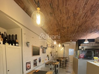 Attività commerciale in Vendita a La Spezia, 85'000€, 54 m², arredato