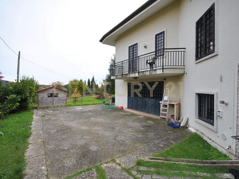 Casa Indipendente in Vendita a Lavagno, 570'000€, 337 m², con Box