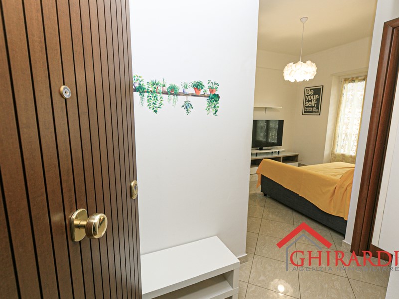 Appartamento in Vendita a Genova, zona Sestri Ponente, 94'000€, 67 m²