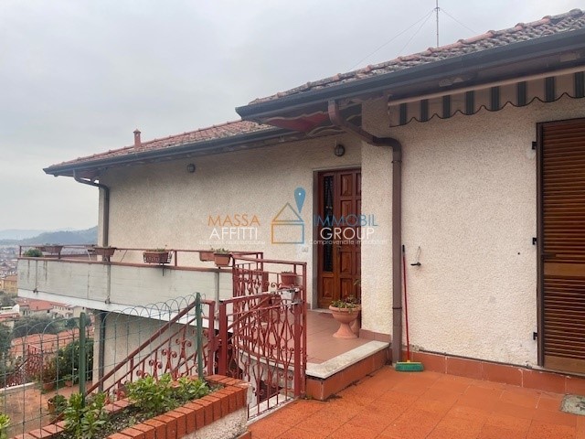 Casa Semi Indipendente in Vendita a Massa, 255'000&euro;, 90 m², arredato, con Box