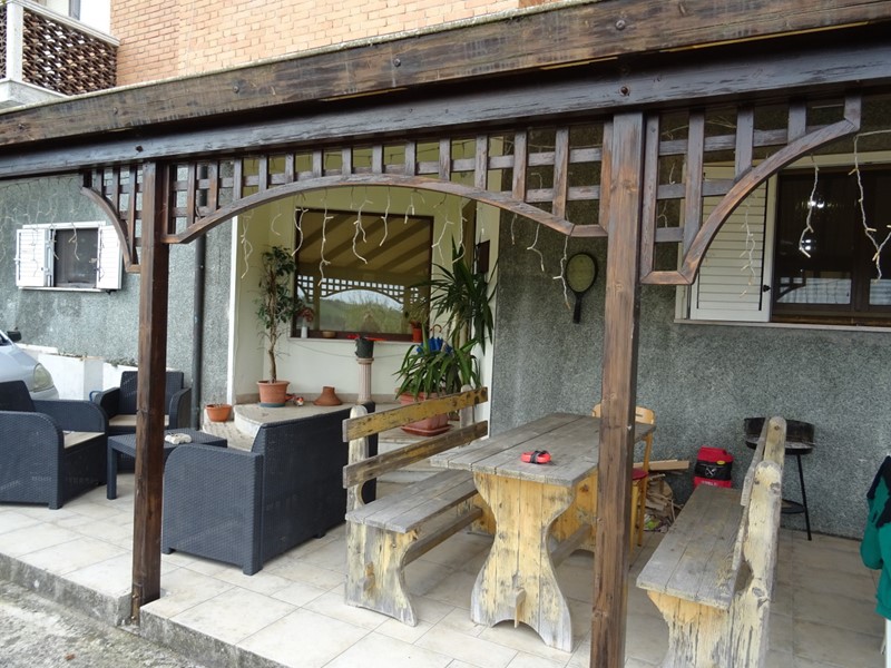 Trilocale in Vendita a Ostra, 190'000€, 110 m², arredato