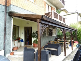 Trilocale in Vendita a Ostra, 190'000€, 110 m², arredato