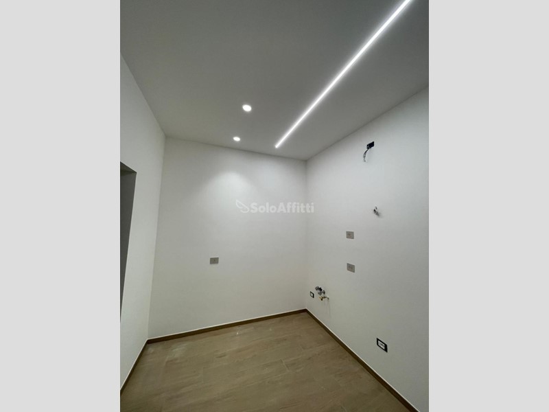 Trilocale in Affitto a Pescara, zona Piazza Salotto, 865€, 70 m², arredato