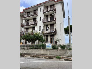 Quadrilocale in Vendita a Bellizzi, zona Via Maiorana, 225'000€, 110 m²