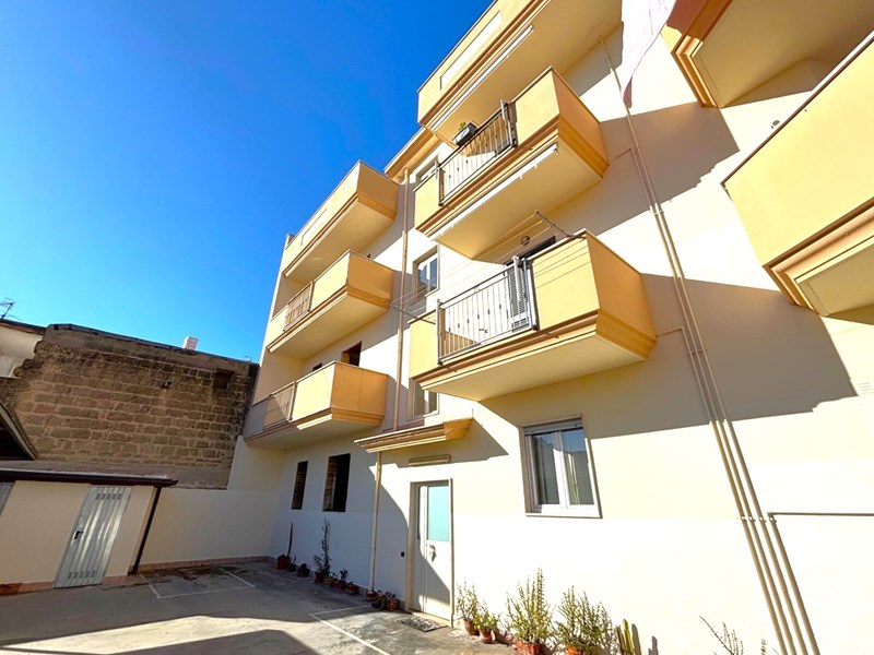 Trilocale in Vendita a Mondragone, zona Via della Maddalena, 60'000€, 80 m²