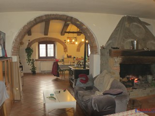 Casale in Vendita a Rosignano Marittimo, 280'000€, 250 m²