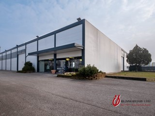 Laboratorio in Vendita a Nogarole Rocca, 899'000€, 1990 m²