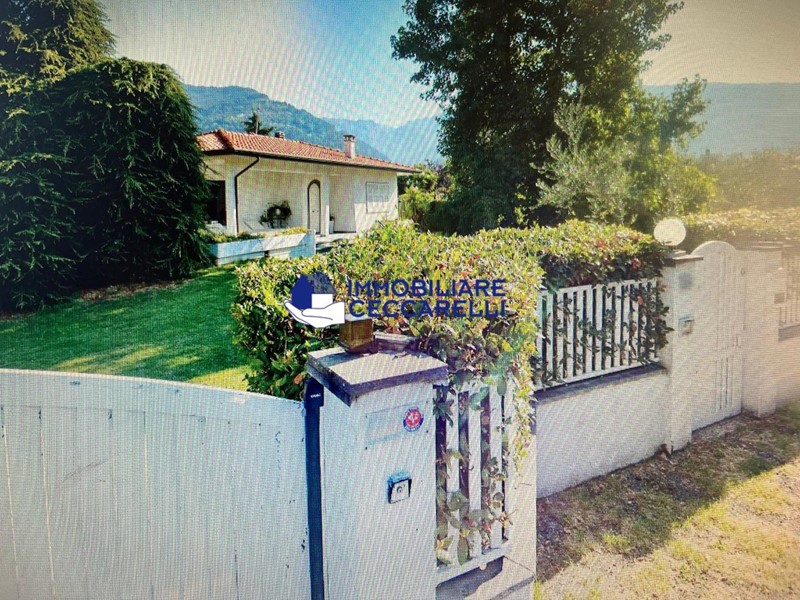 Villa in Vendita a Massa, 1'100'000&euro;, 239 m², arredato