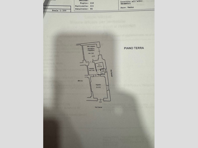 Negozio in Affitto a Terni, 650€, 60 m²