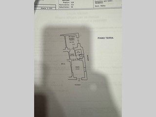 Negozio in Affitto a Terni, 650€, 60 m²