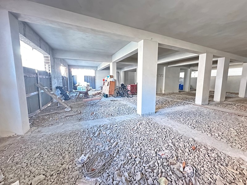 Negozio in Vendita a Barcellona Pozzo di Gotto, 189'000€, 330 m²