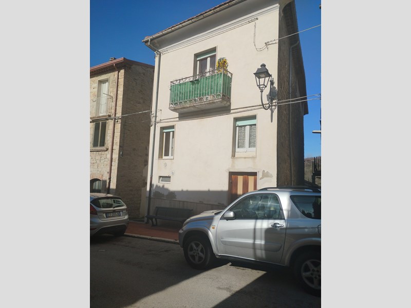 Quadrilocale in Vendita a San Giovanni in Galdo, 22'000€, 145 m², arredato