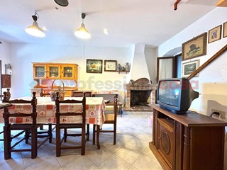 Casa Indipendente in Vendita a Terracina, 95'000€, 80 m², arredato