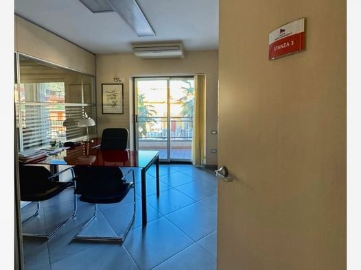 Ufficio in Affitto a Castel San Giorgio, zona Trivio, 315€, 40 m², arredato