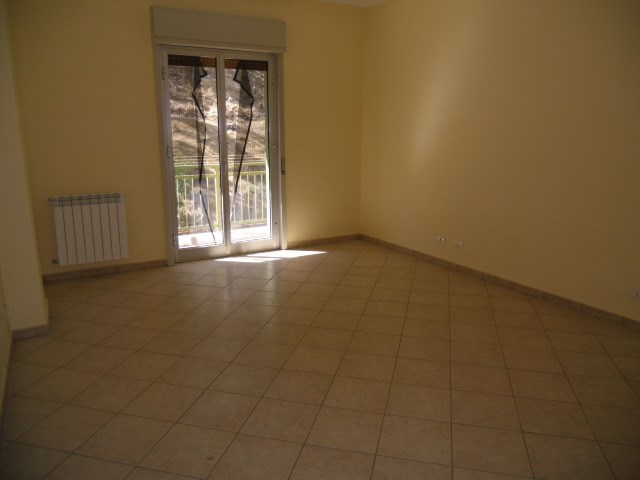 Trilocale in Vendita a Agrigento, zona città, 75'000€, 124 m²