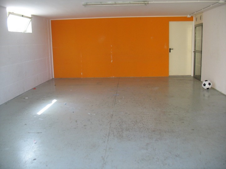 Attività commerciale in Affitto a Spoltore, zona Santa Teresa, 400€, 90 m²