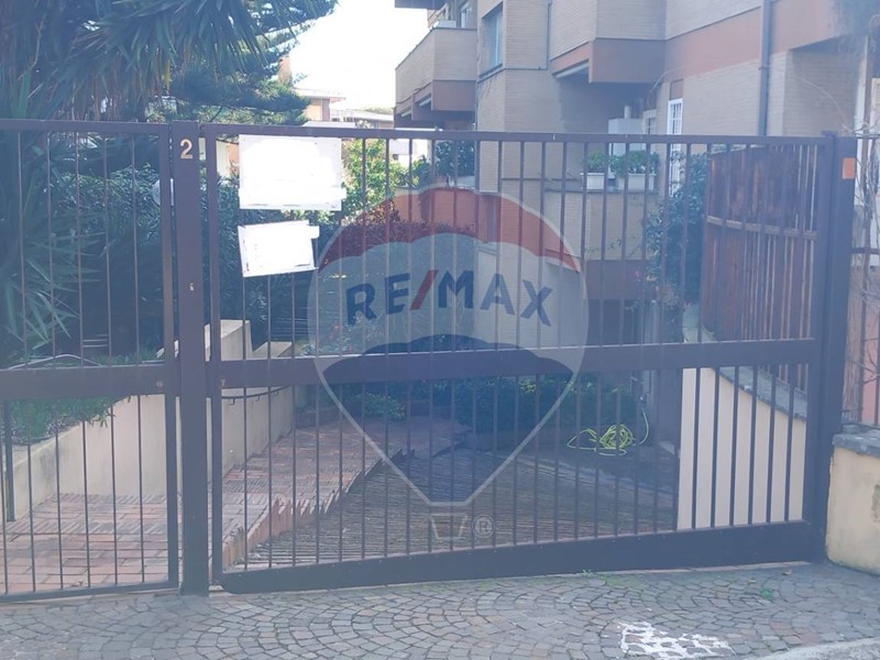 Box in Vendita a Anzio, zona Santa Teresa, 30'000€, 37 m²