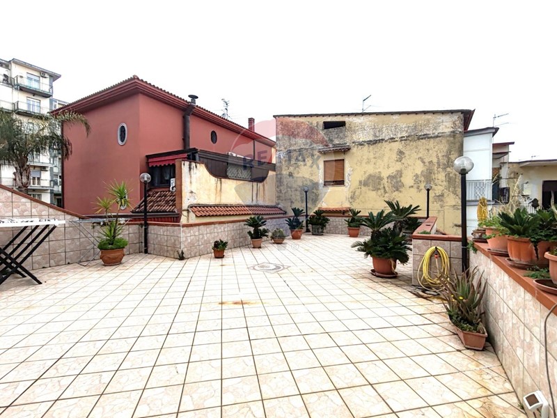 Casa Semi Indipendente in Vendita a Casoria, zona Centro, 260'000€, 85 m², arredato