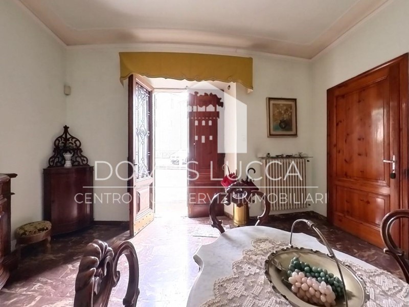 Casa Indipendente in Vendita a Lucca, zona San Cassiano a Vico, 430'000€, 300 m²