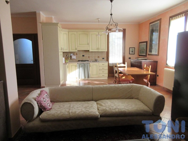 Casale in Vendita a San Miniato, zona Scala, 700'000€, 350 m², con Box