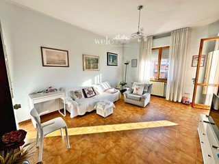 Quadrilocale in Vendita a Campi Bisenzio, 295'000€, 90 m², con Box