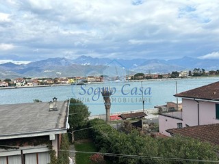 Quadrilocale in Vendita a Ameglia, zona Bocca di Magra, 269'000€, 120 m²