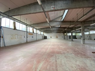 Capannone in Affitto a Casciana Terme Lari, zona Perignano, 3'500€, 1400 m²