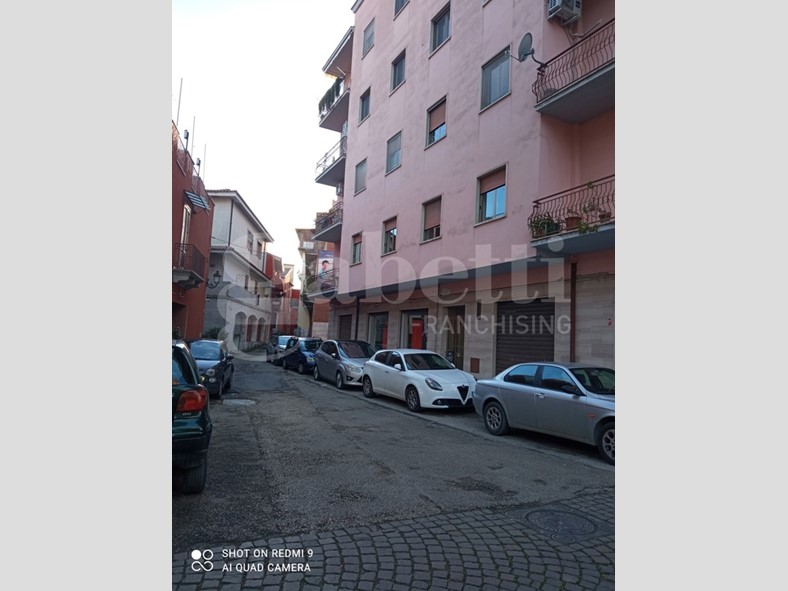 Negozio in Vendita a Benevento, 100'000€, 59 m²