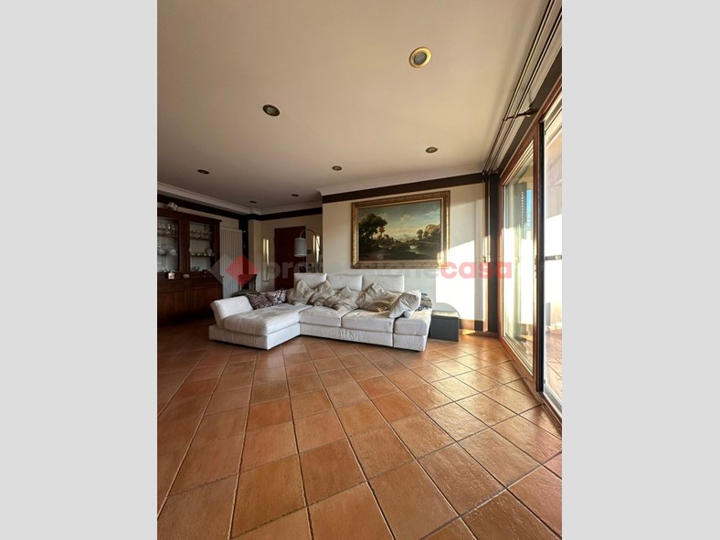 Villa bifamiliare in Vendita a Formia, 730'000€, 250 m², arredato