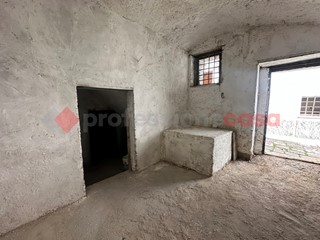 Magazzino in Vendita a Itri, 21'000€, 28 m²