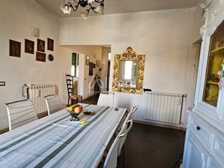 Appartamento in Vendita a Arcola, zona Termo, 200'000&euro;, 131 m²