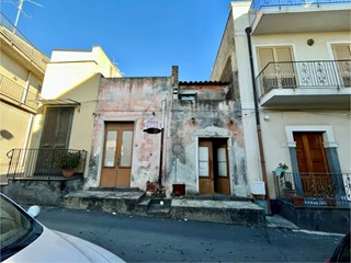 Casa Indipendente in Vendita a Misterbianco, zona Centro, 65'000€, 154 m²