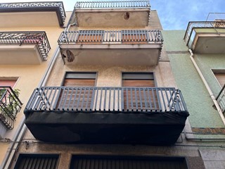 Trilocale in Vendita a Misterbianco, zona Centro, 120'000€, 110 m², con Box