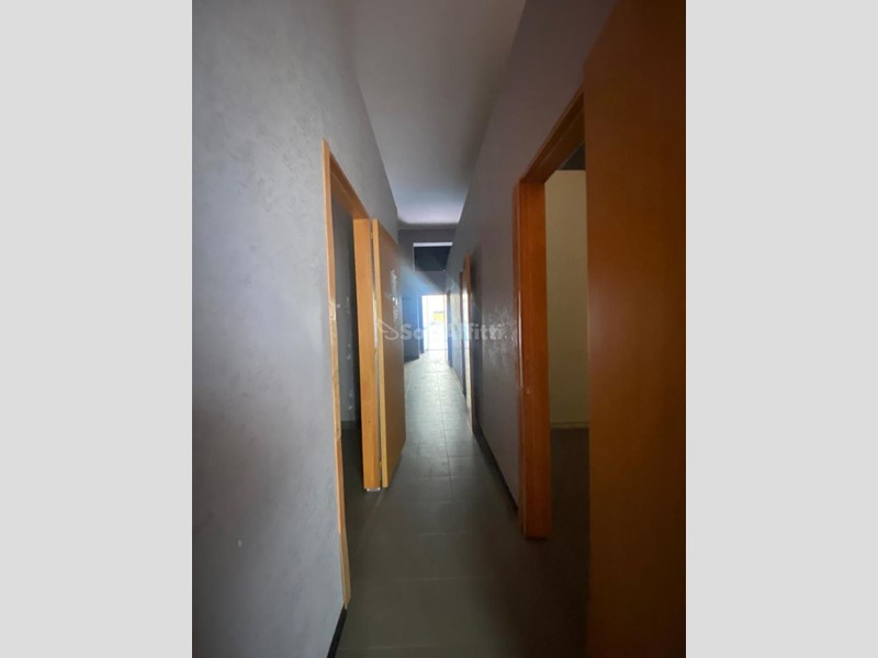 Capannone in Affitto a Barletta, zona Zona 167, 820€, 87 m²