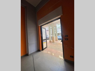 Capannone in Affitto a Barletta, zona Zona 167, 820€, 87 m²