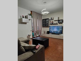 Appartamento in Vendita a Podenzana, 134'000€, 120 m², con Box