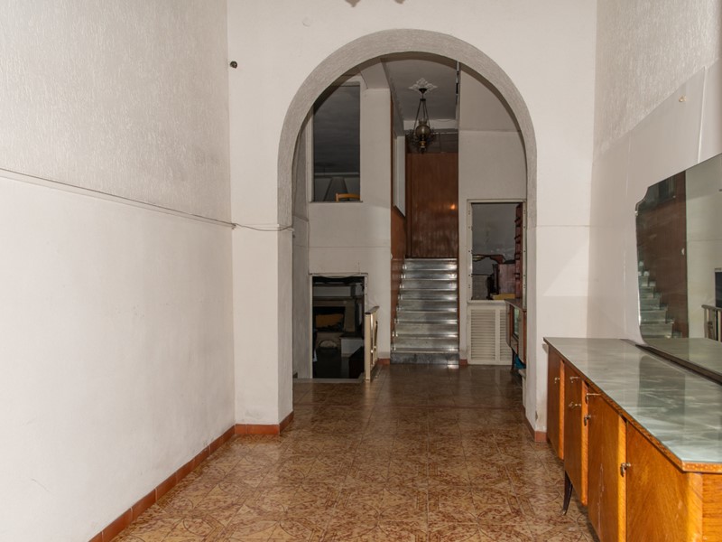 Casa Indipendente in Vendita a Monserrato, zona C.Storico, 150'000€, 185 m²