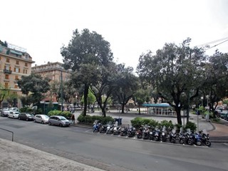 Appartamento in Vendita a Genova, zona San Fruttuoso, 135'000€, 80 m², arredato