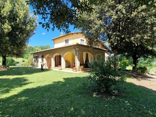 Casa Indipendente in Vendita a Civitella d'Agliano, 500'000€, 255 m², con Box