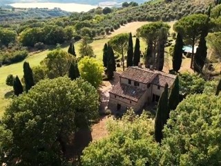 Casa Indipendente in Vendita a Baschi, zona Civitella Del Lago, 950'000€, 440 m²