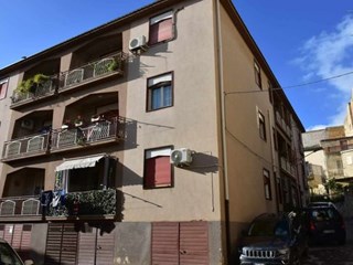 Appartamento in Vendita a Racalmuto, zona centro, 65'000€, 114 m², con Box