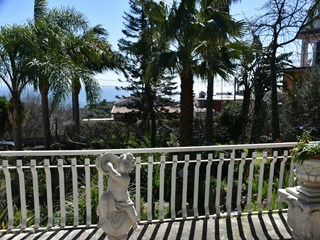 Terreno edificabile in Vendita a Aci Castello, zona ficarazzi, 173'000€, 865 m²