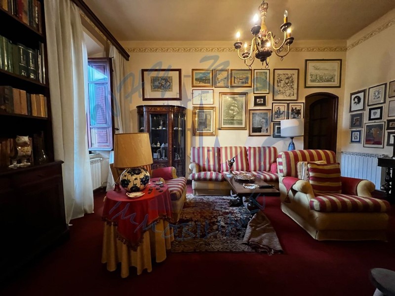 Appartamento in Vendita a Lucca, 200'000€, 120 m²