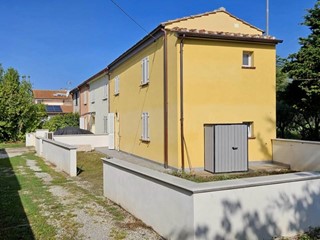 Casa Indipendente in Vendita a San Giuliano Terme, zona Arena Metato, 250'000€, 85 m²