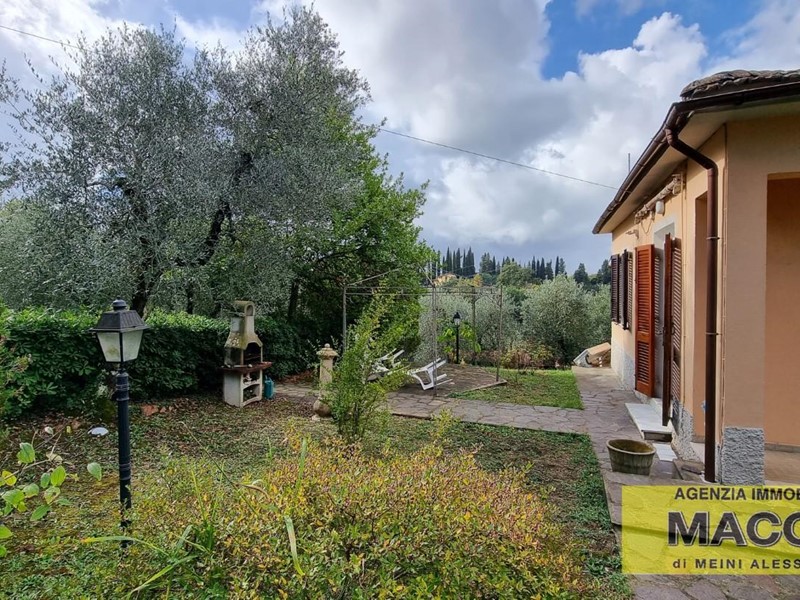 Casa Indipendente in Vendita a Montopoli in Val d'Arno, 225'000€, 180 m², con Box