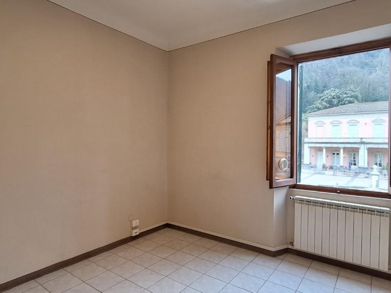 Trilocale in Vendita a Bagni di Lucca, zona Bagni di Lucca Villa, 95'000€, 50 m²